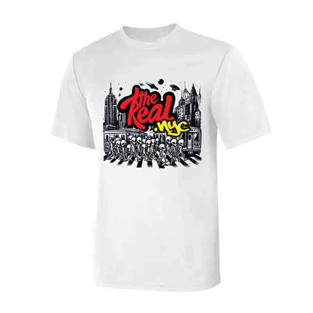 "Aliens on the street" NYC Street Art T-Shirt